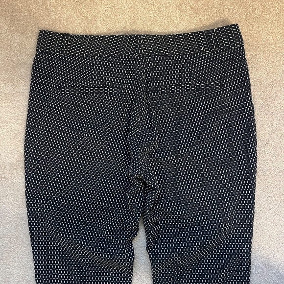 Banana Republic Black White Stitching Pattern Sloan Pants Size 4 - Picture 7 of 12